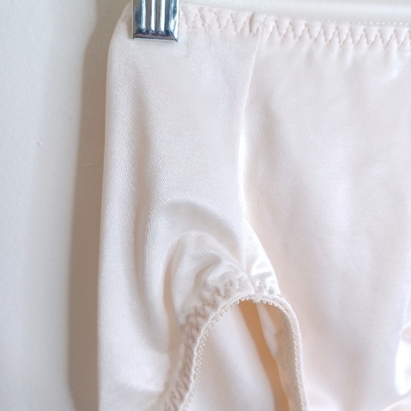 FLEXEES 5044 Signature Waist Band Firm Control High-Cut Brief Girdle Pantie. - Picture 6 of 15